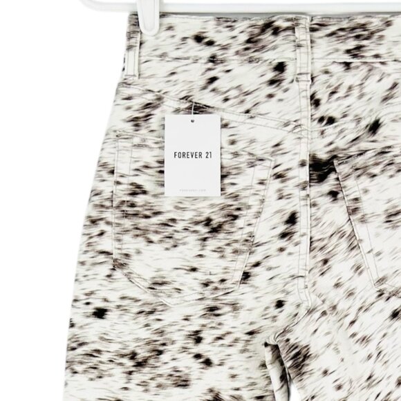 NWT Forever 21 Women's Brown & White Animal Print Flared Jeans Mid Rise Size 25 - Picture 6 of 14